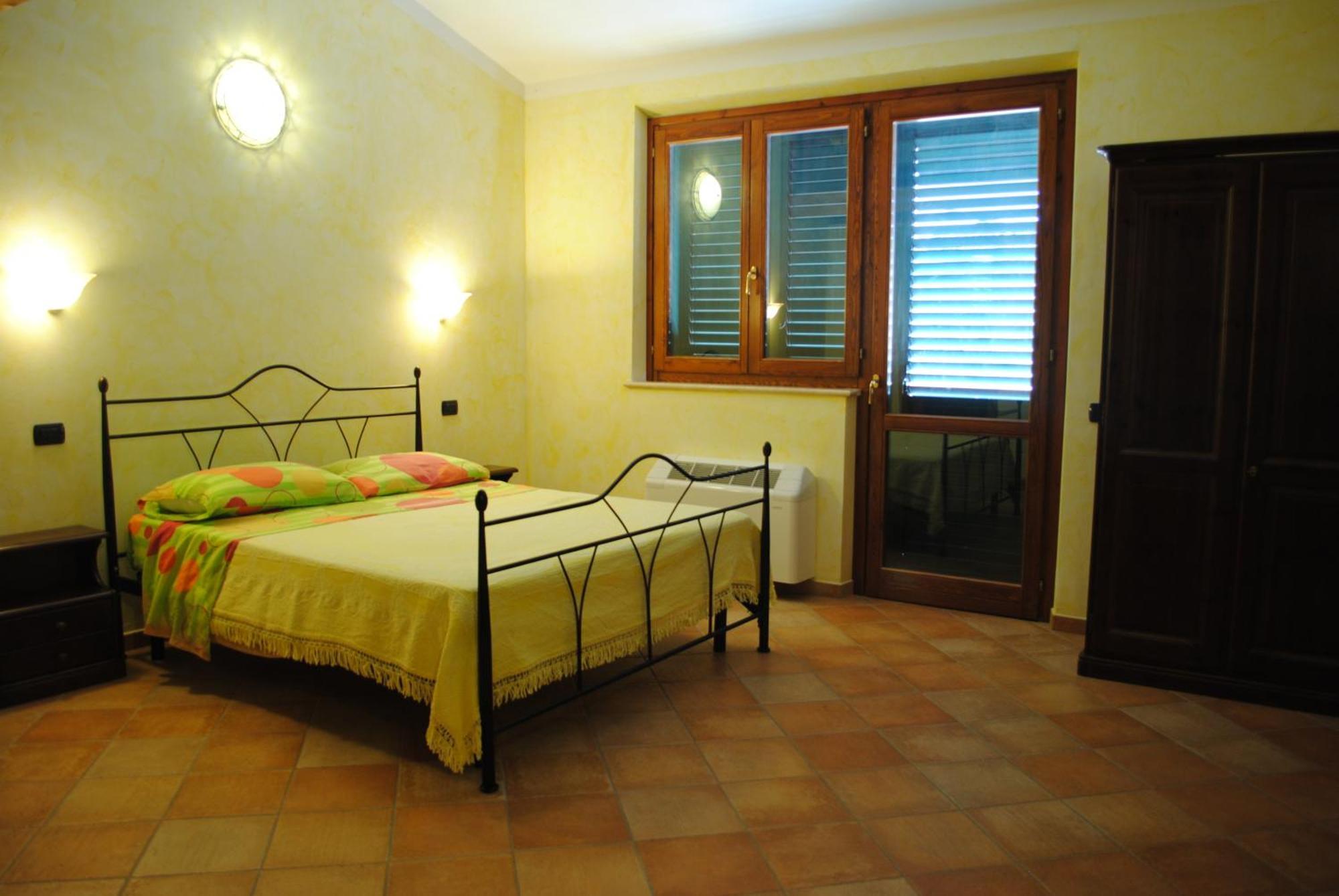 Agriturismo Il Vecchio Carro Campli Exterior photo